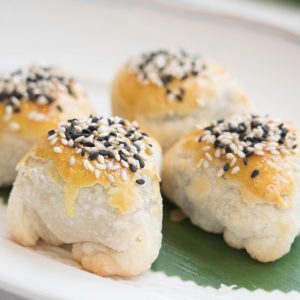 Bánh khoai môn nhân thịt